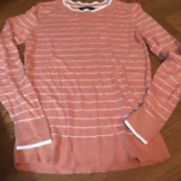 Banana Republic sweater - Picture 2 of 2